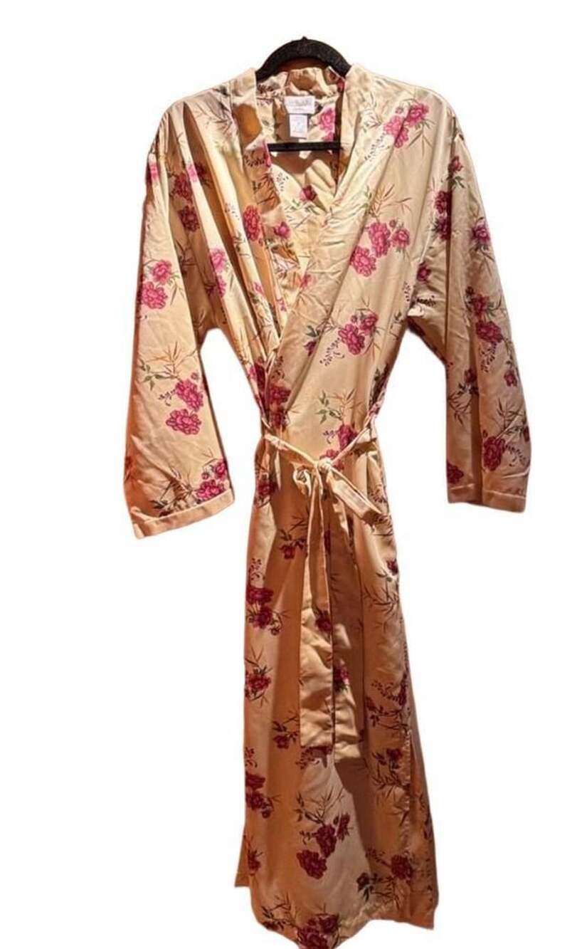 Amelia's Collection Classic Yellow Floral Print Polyester Robe
